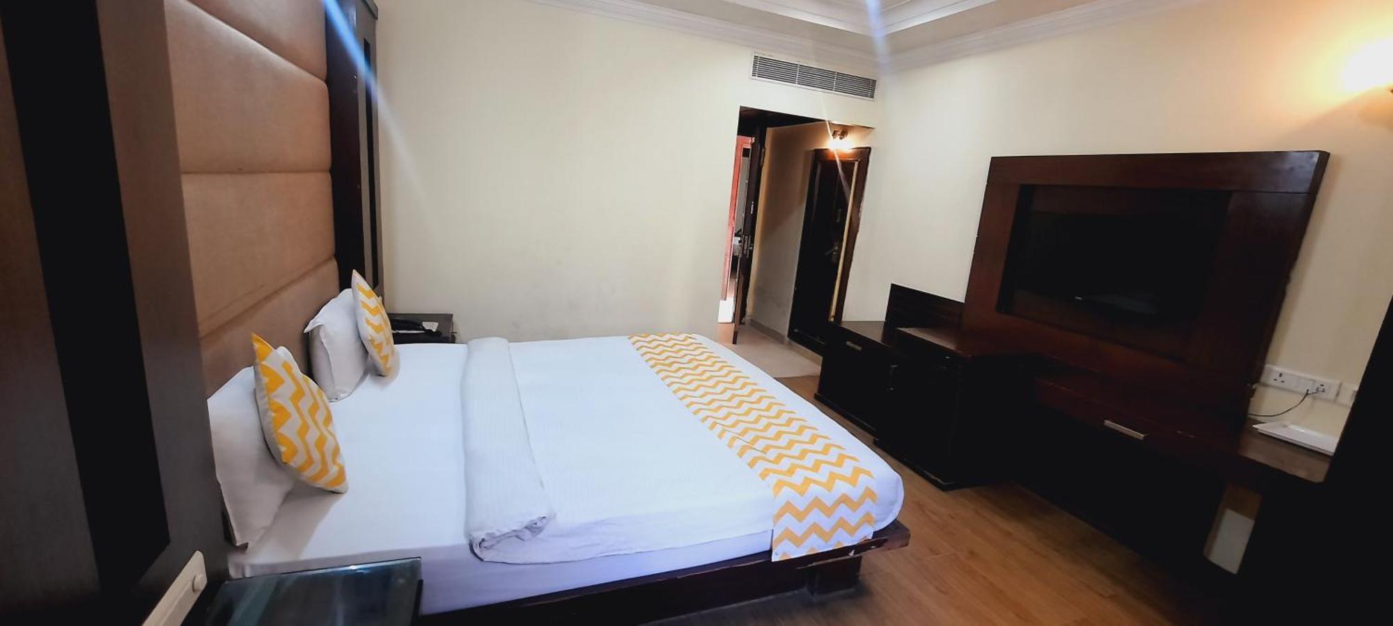 Imperial - Nehru Place Apartment *